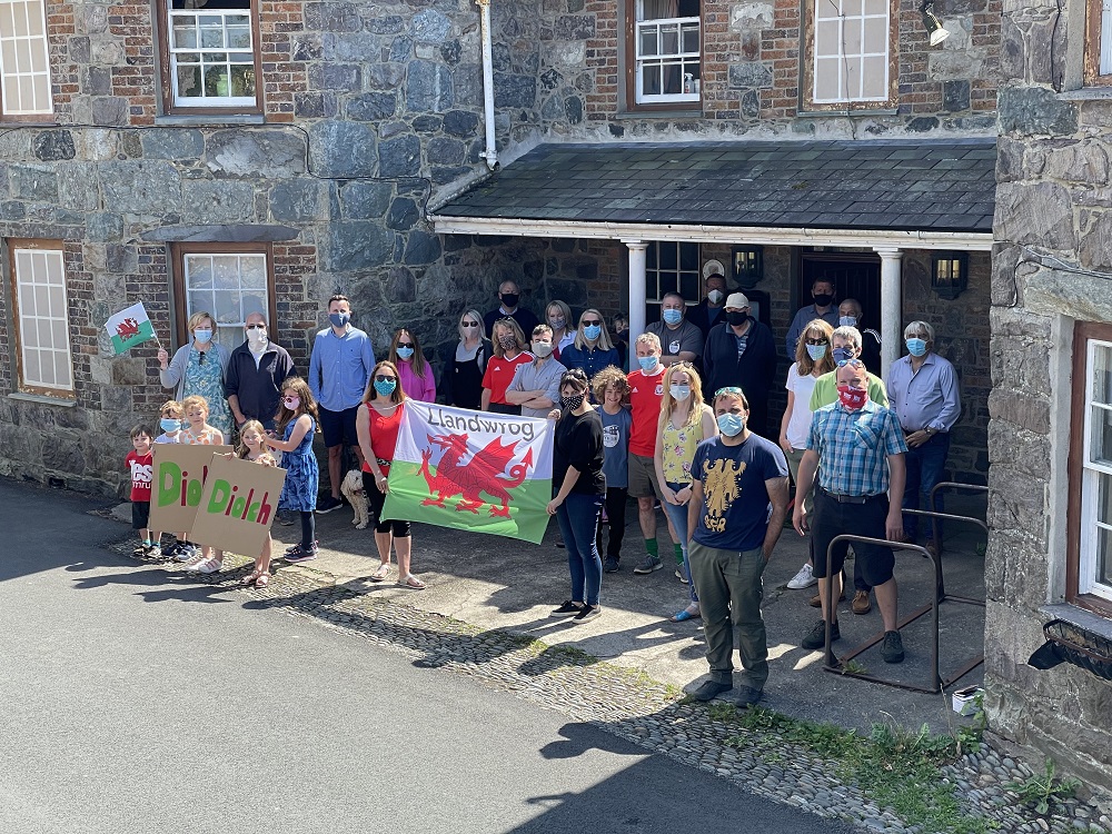 Menter Ty’n Llan Cyf | Ty'n Llan Community Pub, Llandwrog, Gwynedd